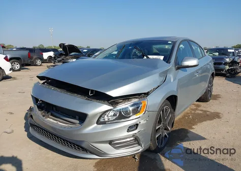 2017 Volvo S60 T5 Dynamic z USA, uszkodzony, nr VIN YV126MFL9H2425498